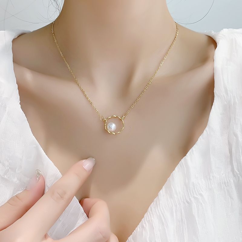 Elegant Einfacher Stil Runden Legierung Überzug Inlay Künstliche Perlen Vergoldet Frau Halskette
