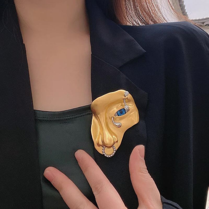Retro Human Face Alloy Plating Women's Brooches