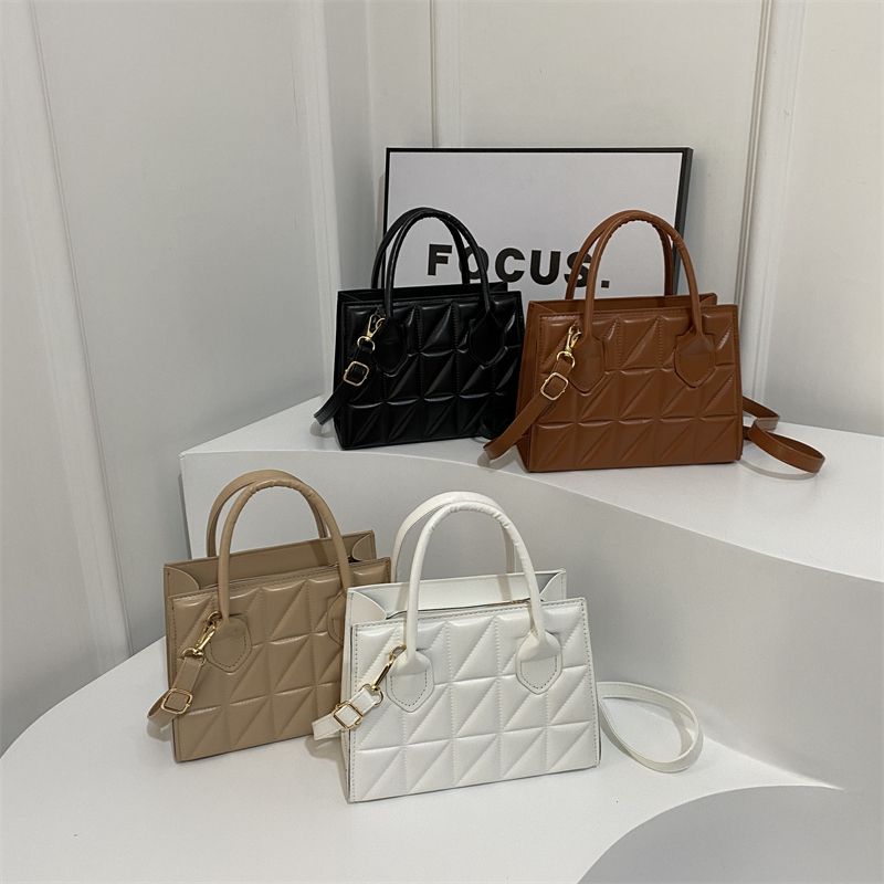Women's Pu Leather Solid Color Elegant Square Zipper Handbag