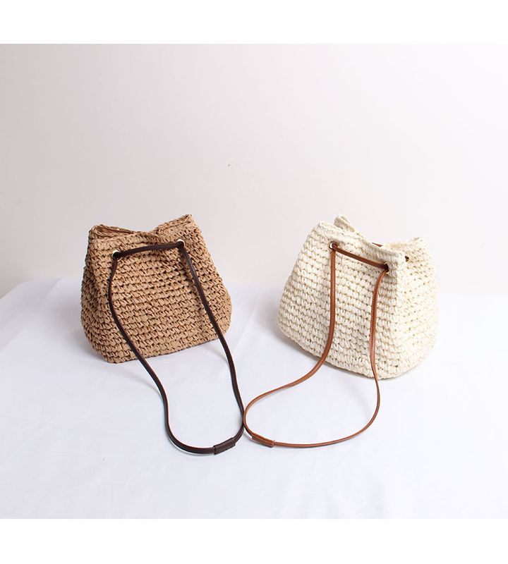 Women's Medium Straw Solid Color Classic Style Square String Shoulder Bag