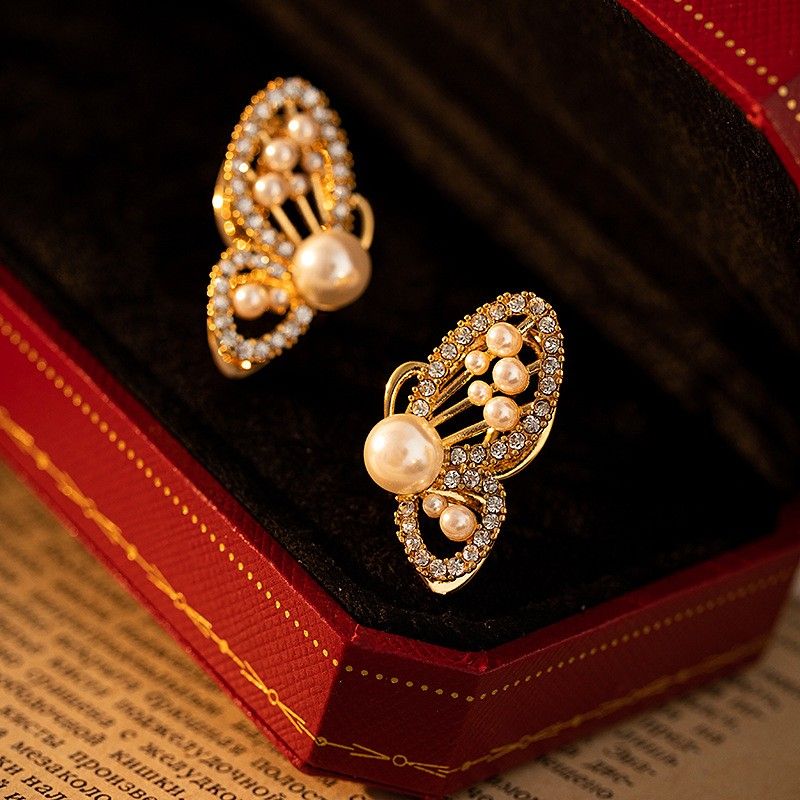 1 Par Elegante Retro Dulce Mariposa Enchapado Embutido Cobre Perlas Artificiales Diamantes De Imitación Chapado En Oro De 18 Quilates. Pendientes
