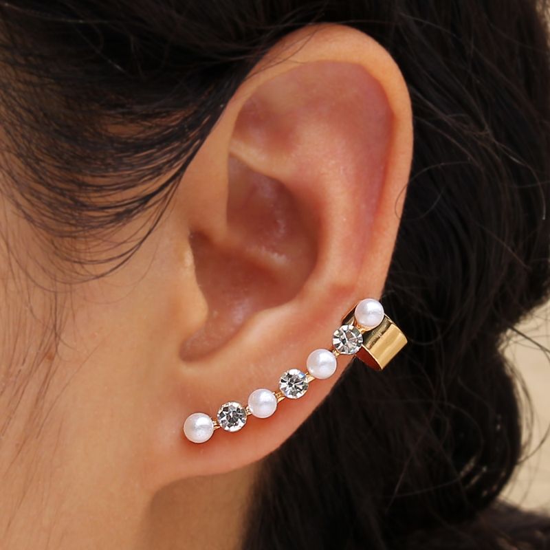 1 Piece Simple Style Round Plating Inlay Alloy Artificial Pearls Rhinestones 14k Gold Plated Ear Cuffs