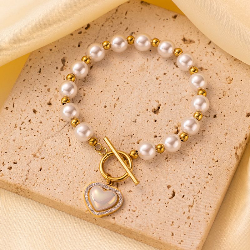 Vintage-stil Einfacher Stil Pendeln Herzform Titan Stahl Knebel Überzug Inlay Künstliche Strasssteine Künstliche Perlen 18 Karat Vergoldet Armbänder