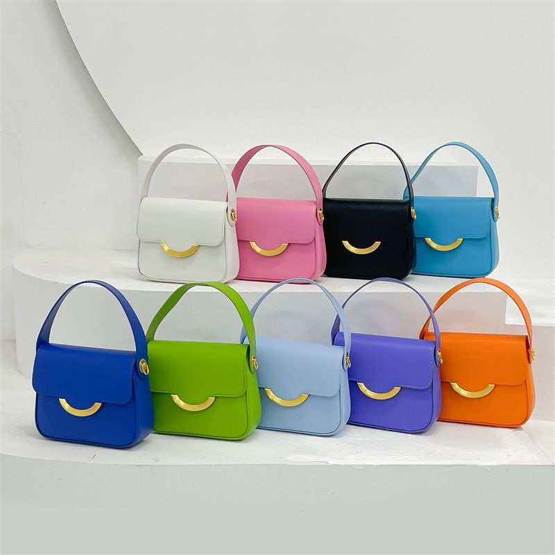 Women's Small Pu Leather Solid Color Basic Magnetic Buckle Handbag