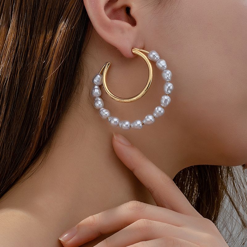 1 Paire Élégant Rétro Géométrique Perlé Incruster Alliage Perles Artificielles Plaqué Or 14K Des Boucles D'Oreilles
