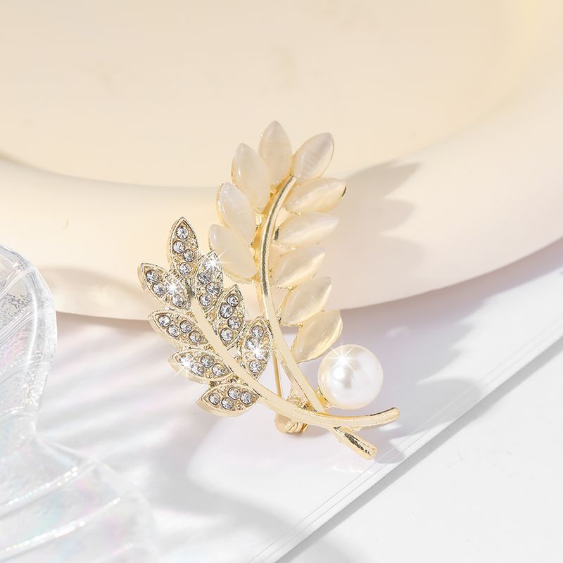 Simple Style Grain Alloy Inlay Artificial Rhinestones Opal Pearl Women's Brooches