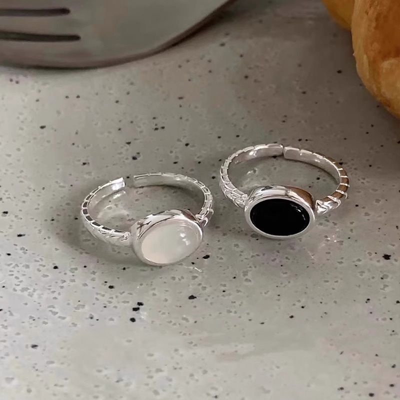 Wholesale Simple Style Oval Copper Inlay White Gold Plated Artificial Gemstones Open Rings