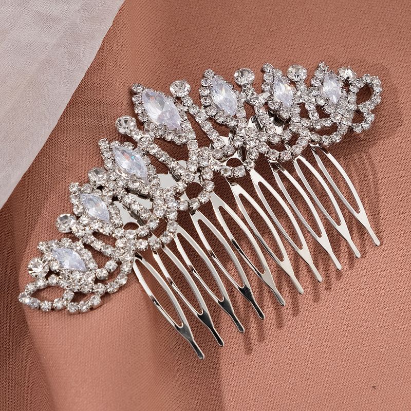 Women's Vacation Sweet Solid Color Alloy Inlay Rhinestones Insert Comb