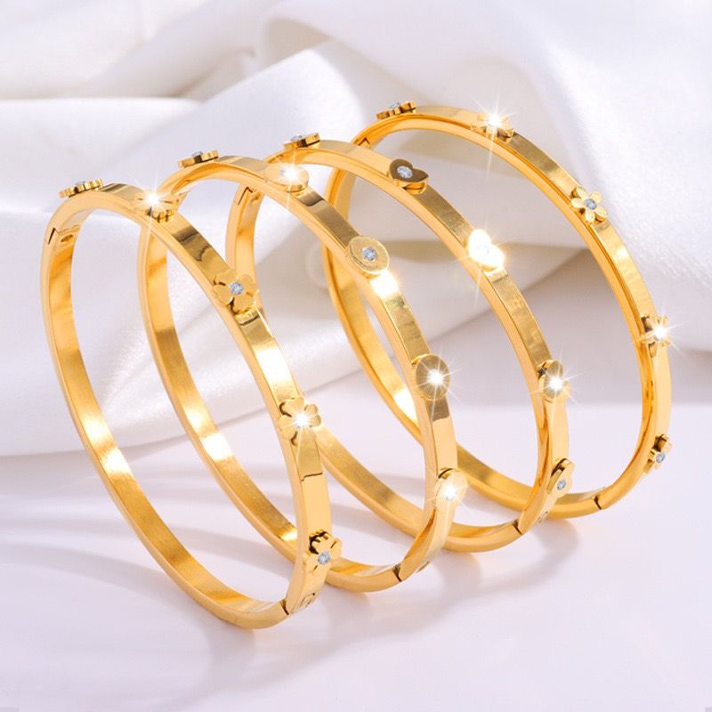 Vintage Style Round 304 Stainless Steel 18K Gold Plated Bangle In Bulk