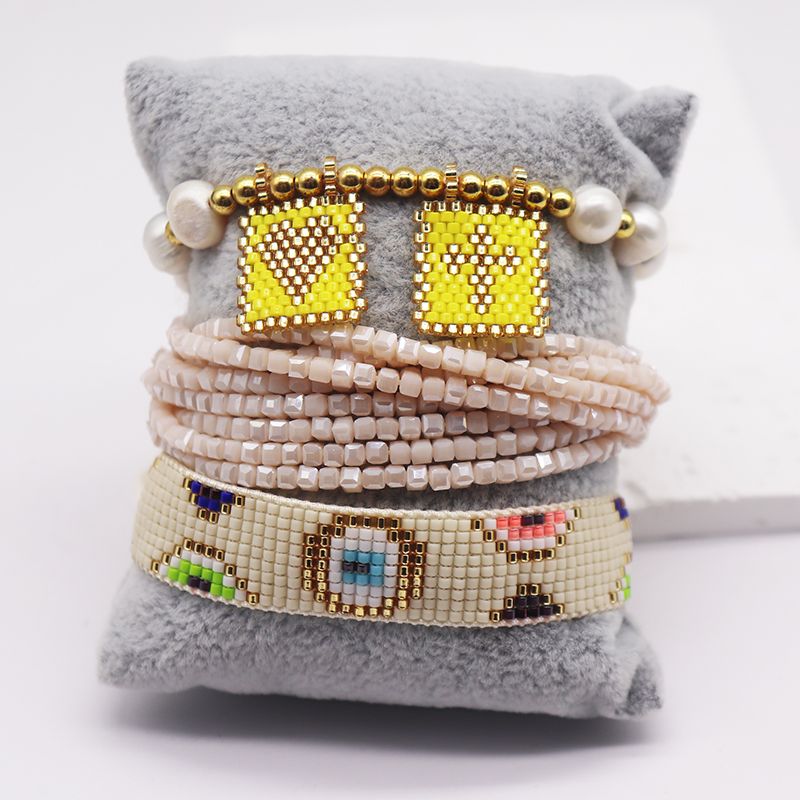 Simple Style Commute Cross Round Heart Shape Artificial Crystal Glass Knitting Women's Bracelets