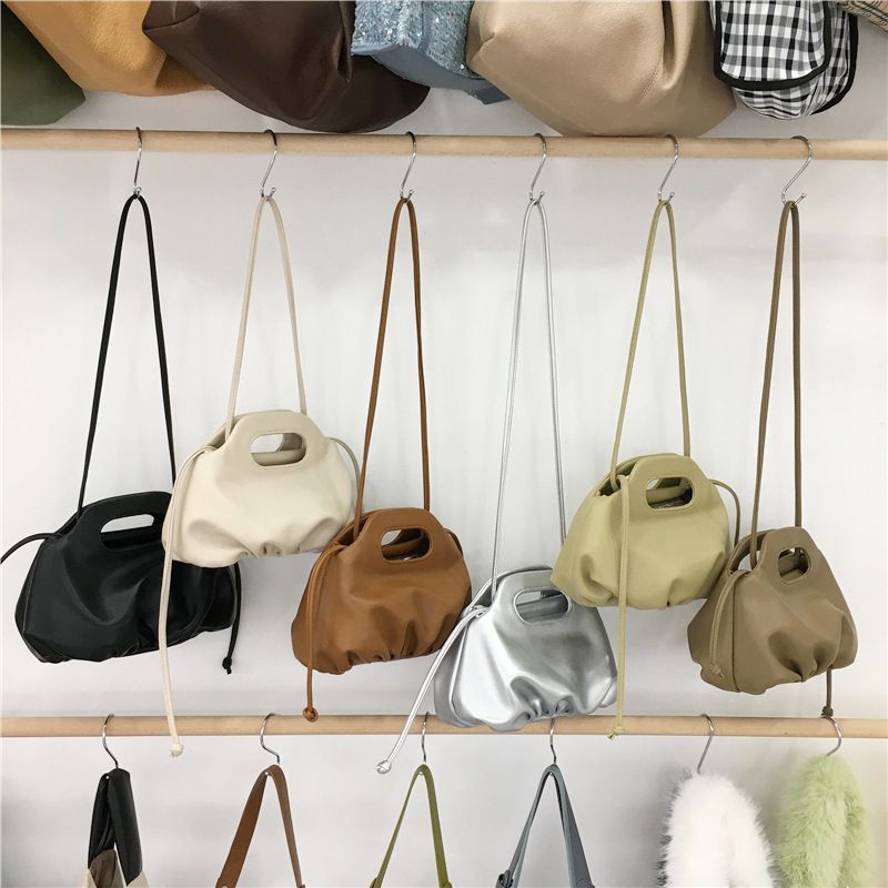 Women's Mini Pu Leather Solid Color Classic Style Cloud Shape Zipper Shoulder Bag