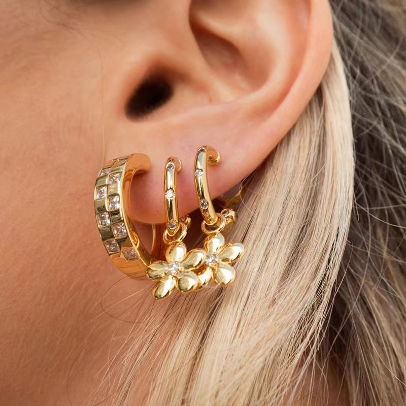 1 Pair Vintage Style Flower Copper 18K Gold Plated Drop Earrings