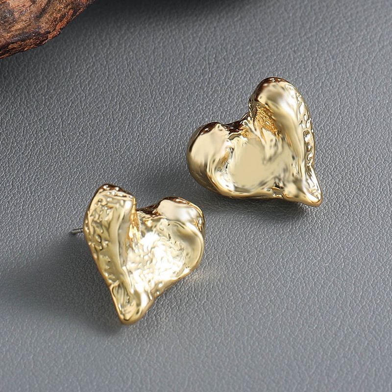 1 Pair Simple Style Heart Shape Copper Ear Studs