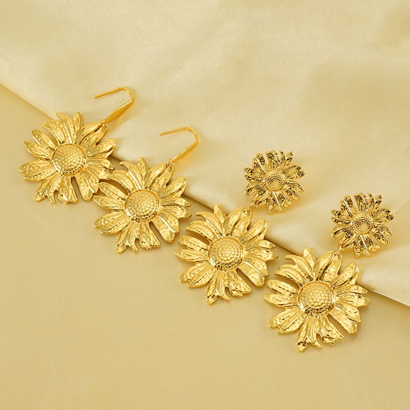 1 Pair Simple Style Flower Stainless Steel 18K Gold Plated Drop Earrings