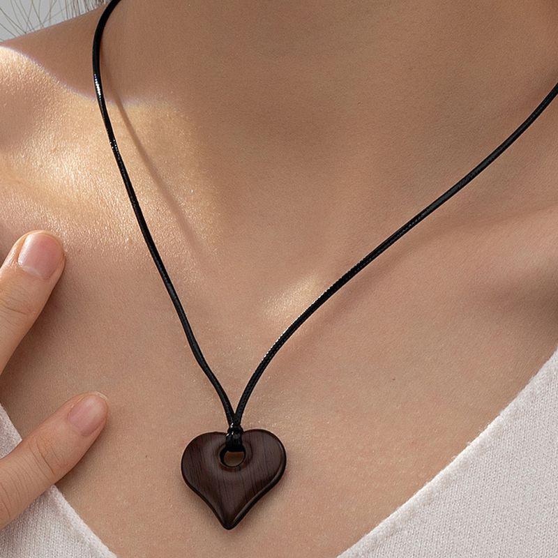 Retro Classic Style Commute Heart Shape Wood Acrylic Women's Pendant Necklace