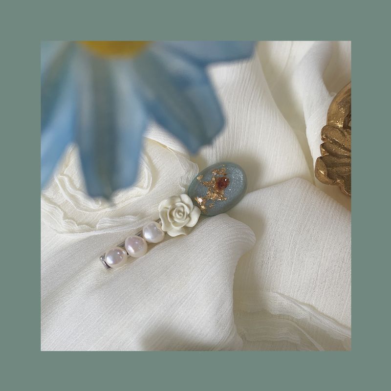 Frau Elegant Retro Blume Legierung Perle Überzug Haarklammer
