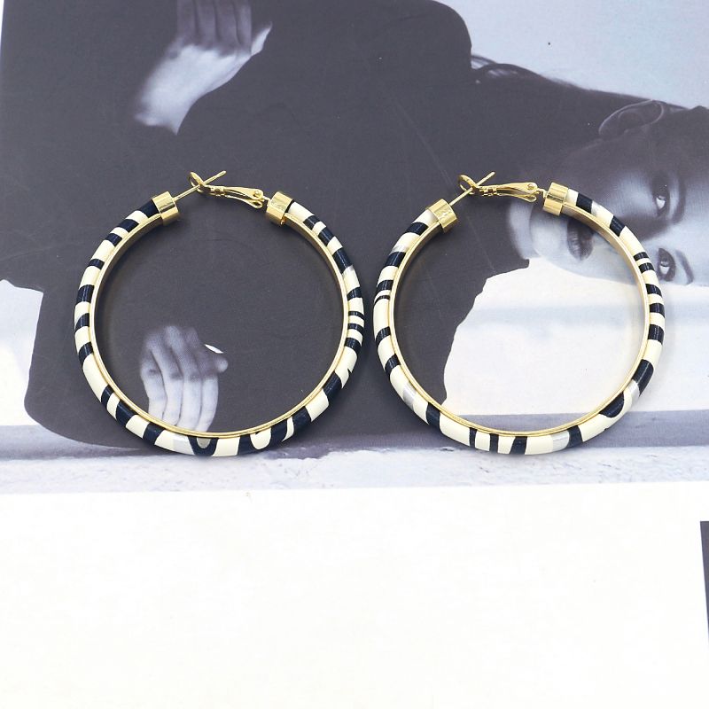 1 Pair Casual Simple Style Color Block Pu Leather Alloy Iron Hoop Earrings