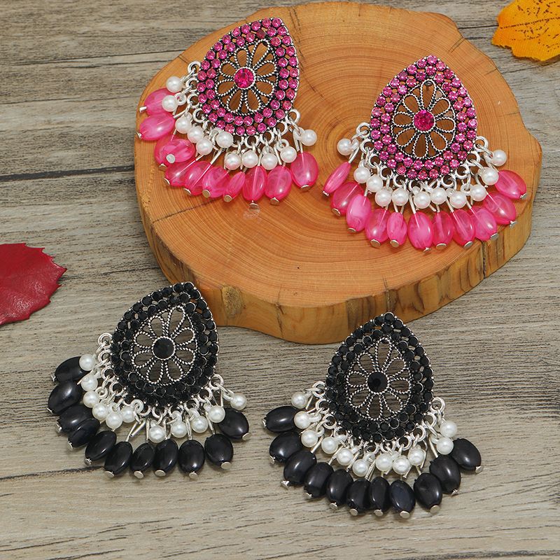1 Pair Retro Simple Style Water Droplets Flower Tassel Hollow Out Inlay Alloy Rhinestones Silver Plated Drop Earrings
