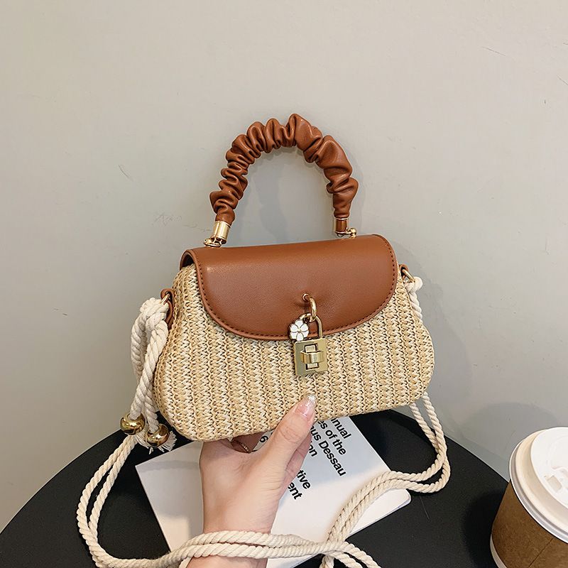 Women's Medium Straw Solid Color Vintage Style Cloud Shape Lock Clasp Straw Bag