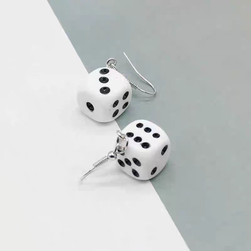 1 Piece Rock Simple Style Classic Style Dice Three-dimensional Resin Drop Earrings