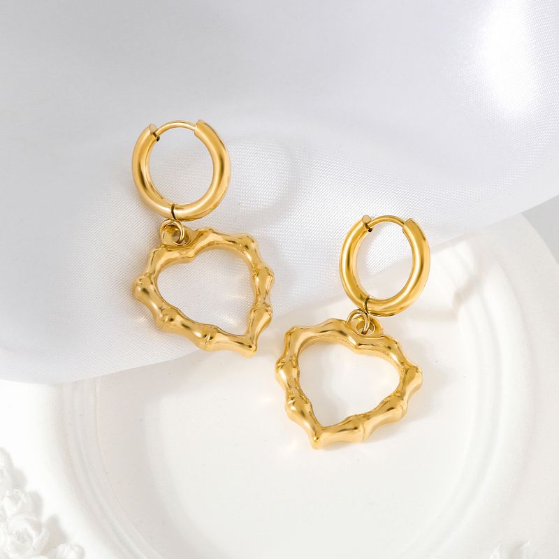 1 Paire Style Simple Style Classique Forme De Cœur Bambou Placage Acier Inoxydable 304 Plaqué Or 18K Boucles D'oreilles