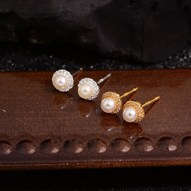 1 Paar Einfacher Stil Klassischer Stil Einfarbig Inlay Kupfer Perle Zirkon Ohrstecker