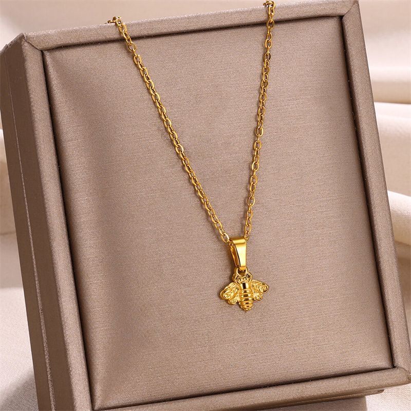 304 Stainless Steel 18K Gold Plated Simple Style Classic Style Plating Bee Pendant Necklace