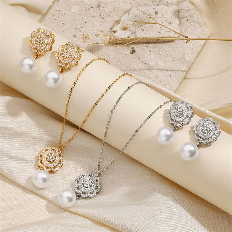 Copper 18K Gold Plated Simple Style Shiny Hollow Out Inlay Flower Pearl Zircon Jewelry Set