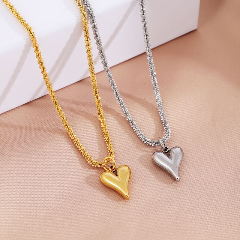 304 Stainless Steel Steel Elegant Lady Heart Shape Pendant Necklace