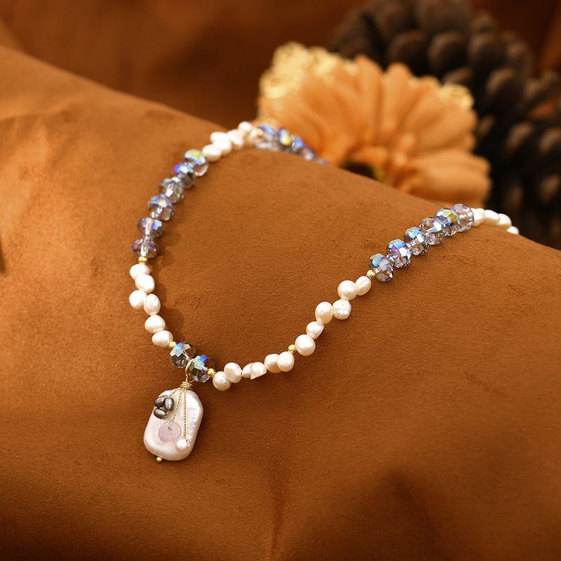 Style Simple Style Classique Forme En U Cristal Artificiel Perle D'eau Douce Le Cuivre Perlé Femmes Bracelets Collier