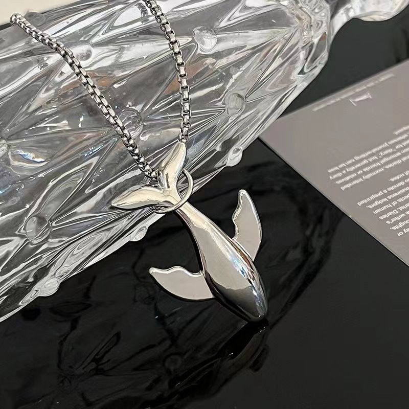 Classic Style Whale Zinc Alloy Asymmetrical Unisex Pendant Necklace