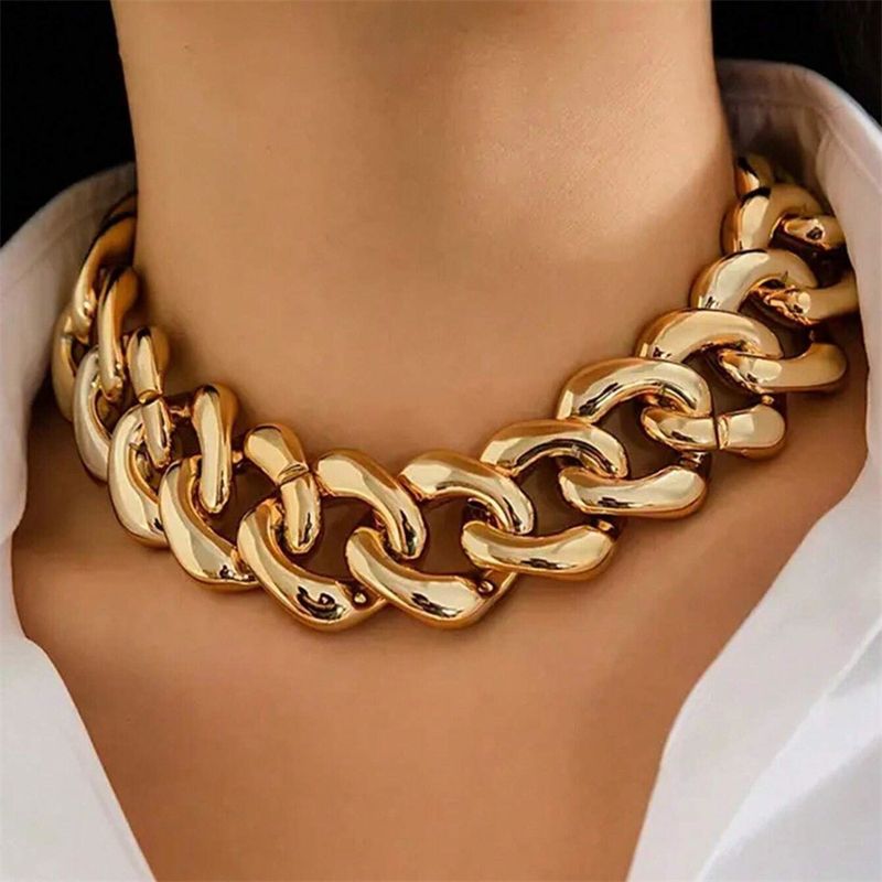 Simple Style Classic Style Solid Color Zinc Alloy 14K Gold Plated Women's Necklace