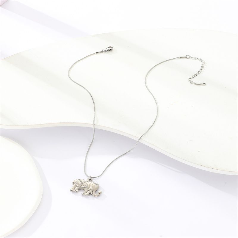 304 Stainless Steel Simple Style Classic Style Elephant Pendant Necklace