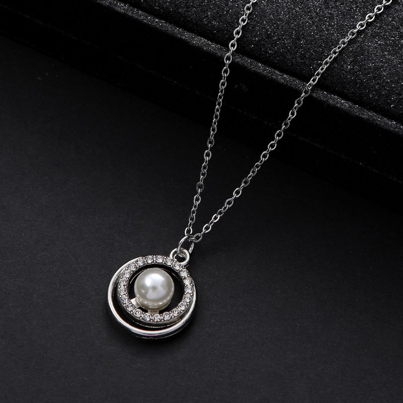 Simple Style Classic Style Solid Color Zinc Alloy Plating Inlay Zircon Women's Pendant Necklace