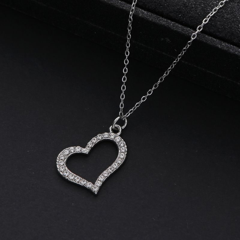 Elegant Cute Heart Shape Zinc Alloy Asymmetrical Women's Pendant Necklace