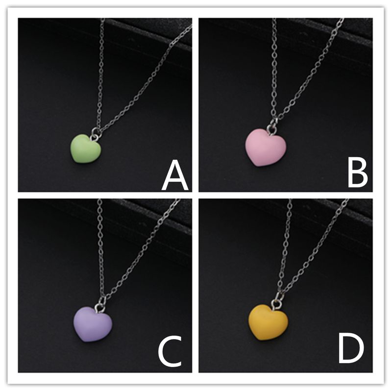 Simple Style Classic Style Heart Shape Alloy Asymmetrical Women's Pendant Necklace