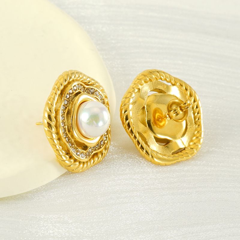 1 Paar Elegant Einfacher Stil Blume Inlay Titan Stahl Künstliche Perlen 18 Karat Vergoldet Ohrstecker
