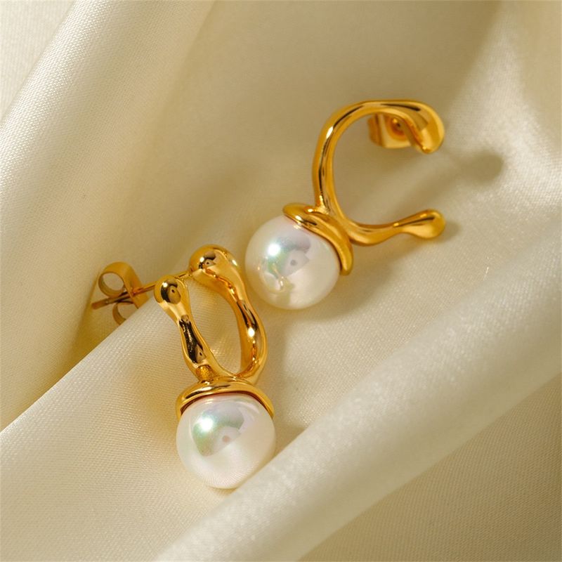 1 Paar Einfacher Stil Irregulär Dreidimensional Inlay Edelstahl 304 Künstliche Perlen 18 Karat Vergoldet Tropfenohrringe