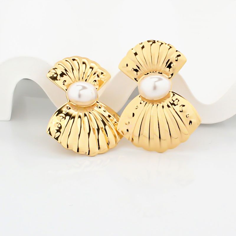1 Pair Elegant Sweet Shell Plating Iron Gold Plated Drop Earrings