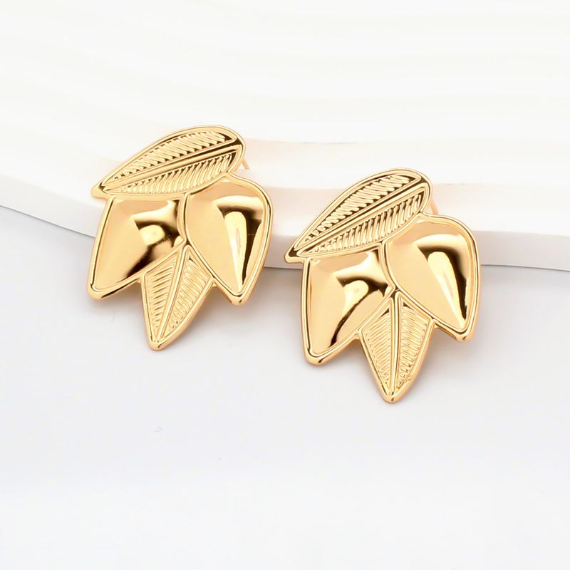 1 Pair Retro Sweet Commute Leaves Plating Iron Gold Plated Ear Studs