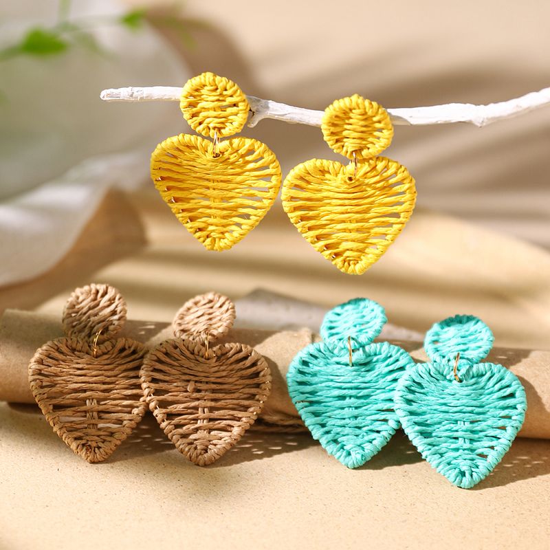 1 Pair Vacation Bohemian Heart Shape Braid Alloy Straw Rattan Drop Earrings