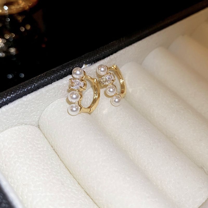 1 Paire Style Simple Style Classique Irrégulier Incruster Perle D'Imitation Perle Zircon Des Boucles D'Oreilles