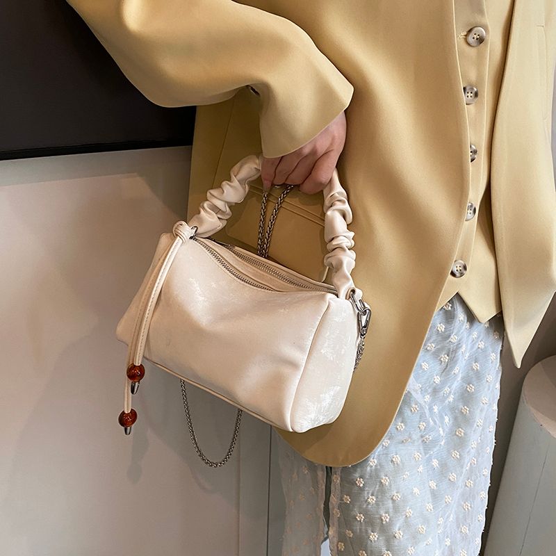 Women's Medium Pu Leather Solid Color Classic Style Streetwear Square Zipper Crossbody Bag