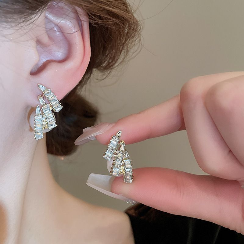 1 Pair Elegant Retro Geometric Inlay Alloy Artificial Pearls Rhinestones Ear Studs