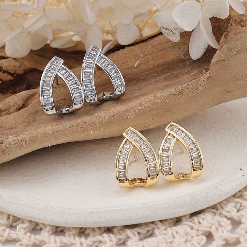 1 Pair Elegant Triangle Inlay Copper Zircon Rose Gold Plated Ear Studs