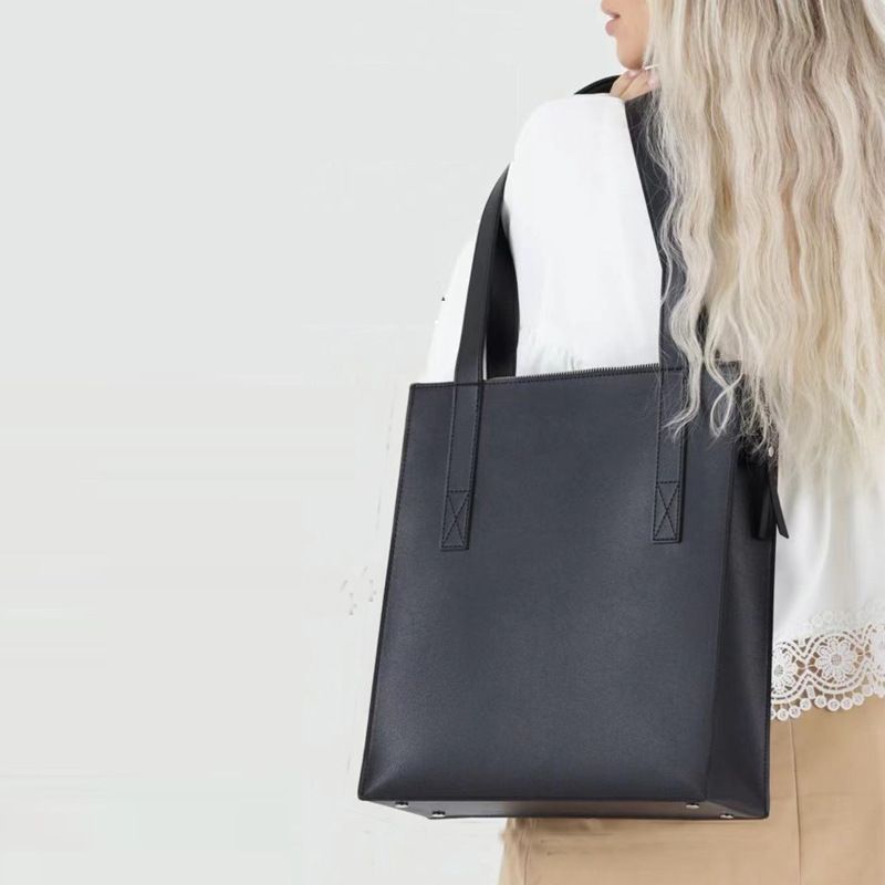 Women's Medium PVC Solid Color Streetwear Square Zipper Tote Bag