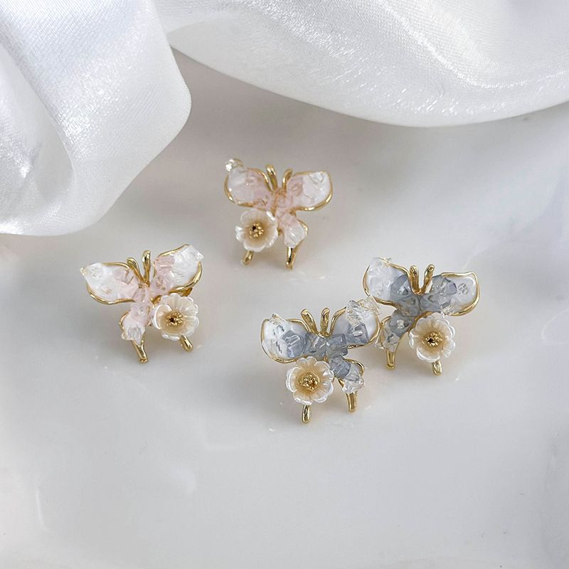 1 Par Estilo Moderno Dulce Flor Mariposa Embutido Aleación Diamantes De Imitación Chapado En Oro Pendientes