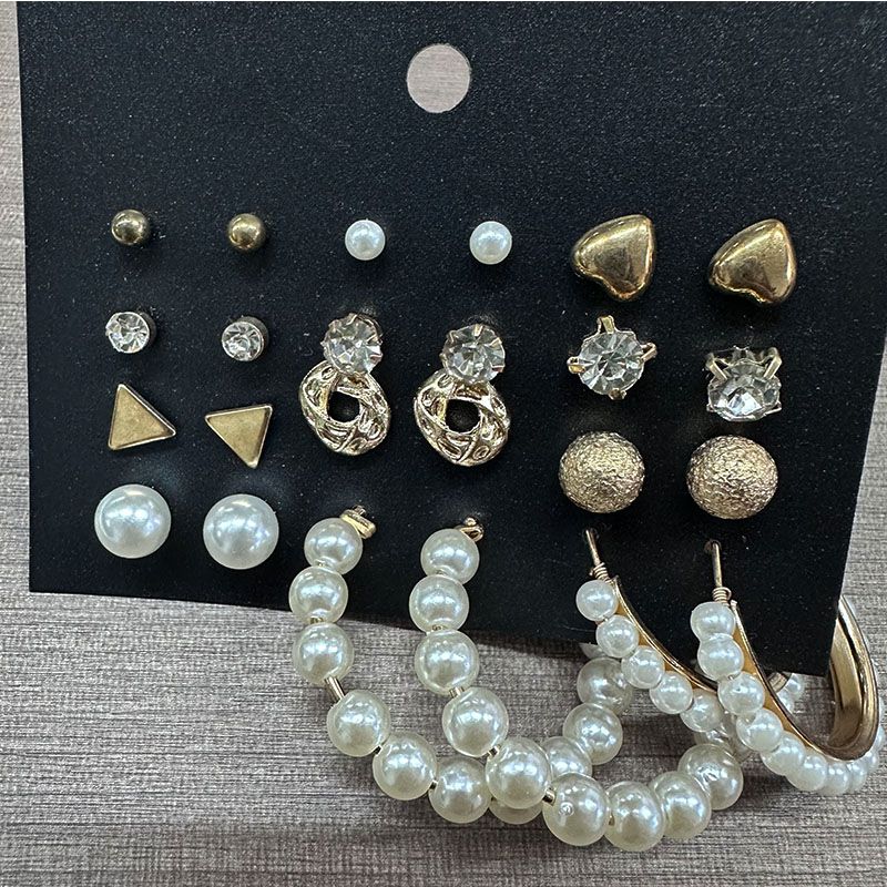 1 Set Luxurious Classic Style Round Heart Shape Pearl Plating Inlay Alloy Artificial Pearls Rhinestones Silver Plated Earrings