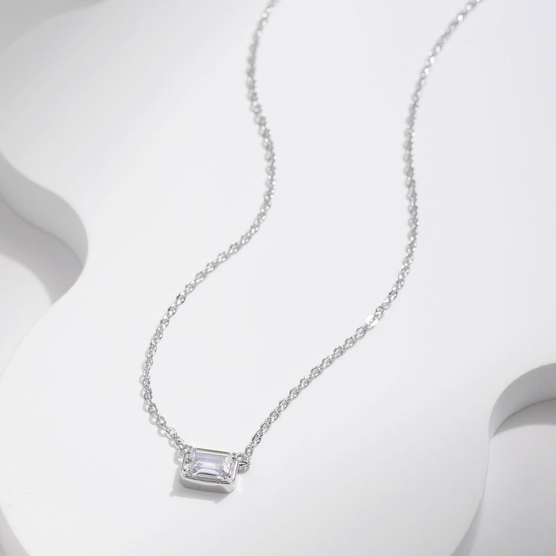 Sterling Silber Versilbert Einfacher Stil Klassischer Stil Überzug Inlay Einfarbig Zirkon Halskette Mit Anhänger