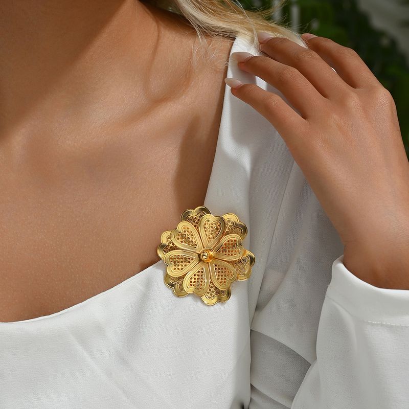 Simple Style Classic Style Flower Alloy Plating Women's Brooches 1 Piece